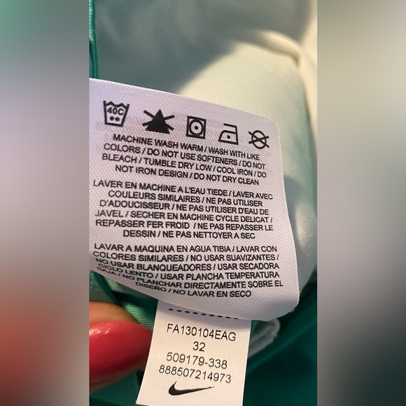 Nike Golf Tour Performance Shorts
Men 32 Bright Kelly Green Chino
Stretch Drifit - Picture 6 of 8